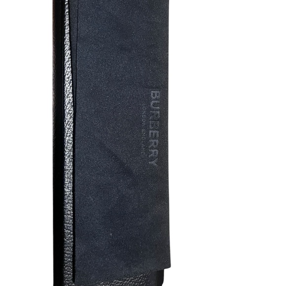 🤩NEW ITEM Burberry Sunglasses full inclusion! - Picture 9 of 11